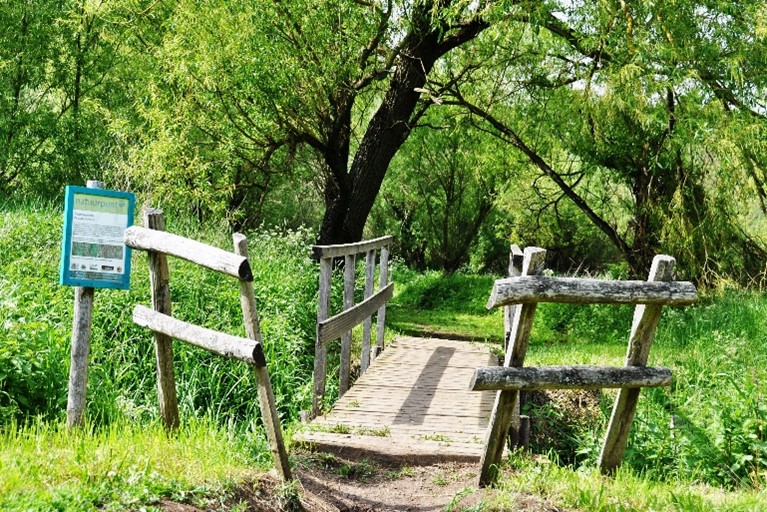 Brugje over de Oude Mombeek